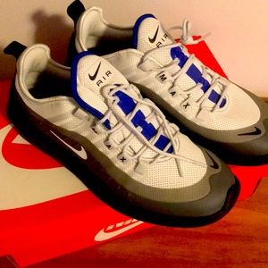 NEW Nike AIR MAX AXIS BRAND NEW